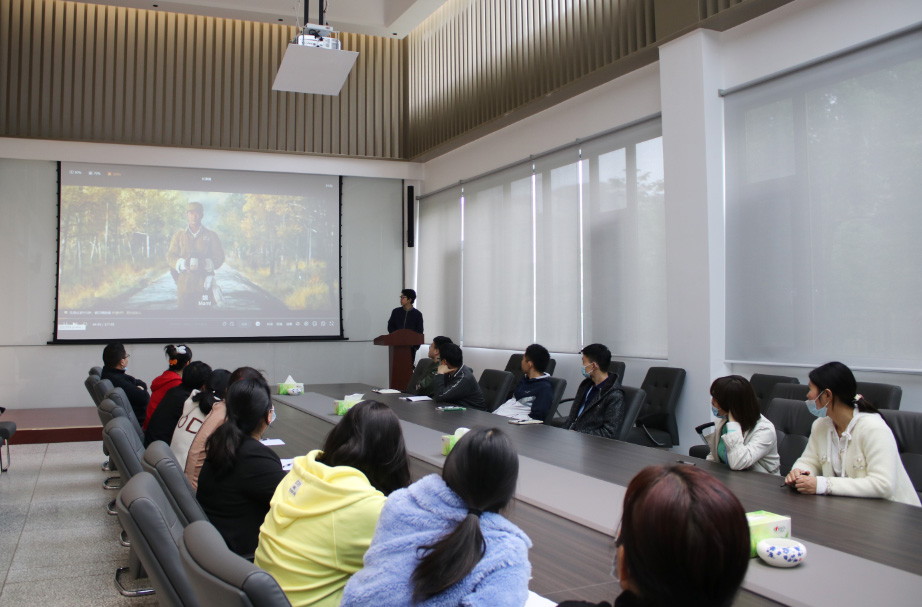 Senba Sensing Launches Party History Education Theme Movie Watching Activities